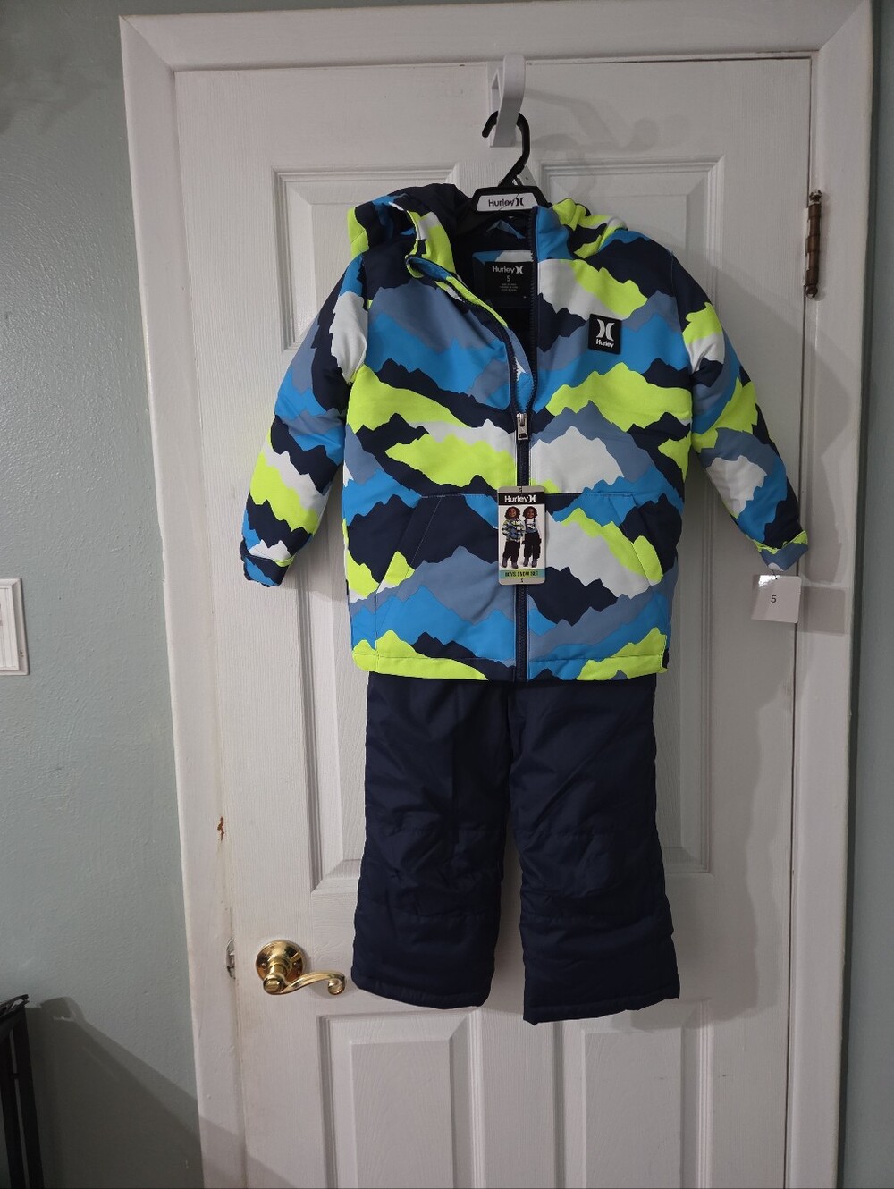 Hurley  Boys Midnight Blue, Lime & Navy Camo Print Snow Set.  5